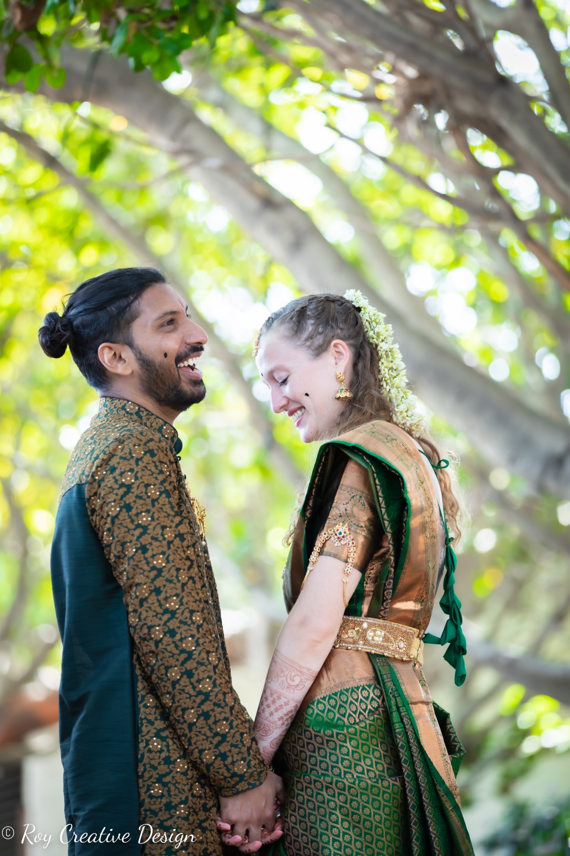 Pin by Pasupathy A on Designers | Wedding couple poses photography, Indian  wedding photography poses, Indian wedding photography